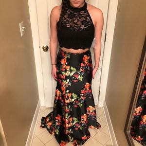 BRAND NEW 2 Piece Prom dress
